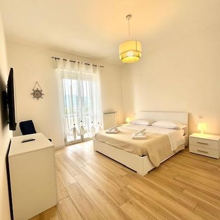 Ferienwohnung Casa Di Elisa Savona Exterior foto
